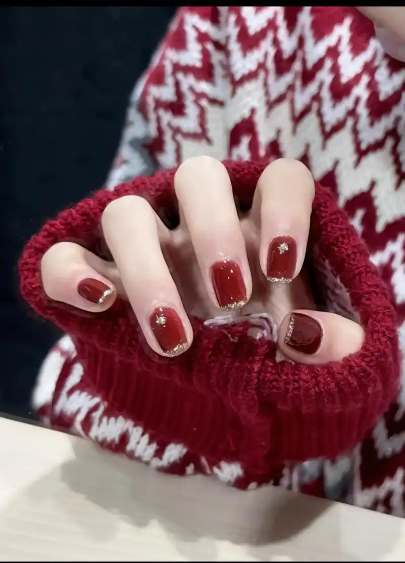 奶油甜心   秋冬纯欲温柔美甲 显白冰茶色 冰茶冻透色做腮红也太温柔