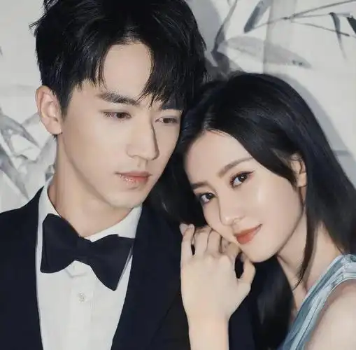 而许魏洲是183的大个头,平时还酷爱健身,乔欣虽然身高有172,但体重也