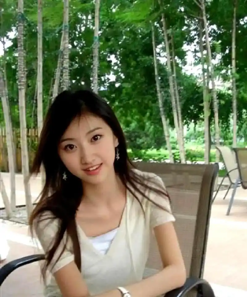 早期的景甜真是国泰民安脸,我非常喜欢她的旧照!