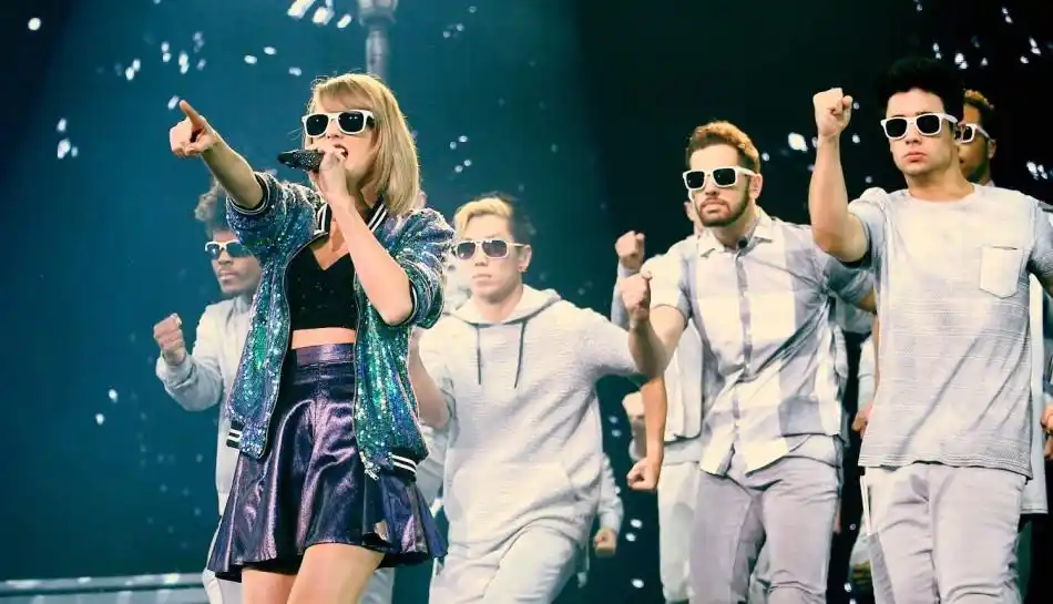 泰勒·斯威夫特上海再度开唱 劲歌热舞秀中文[1]- 中国日报网