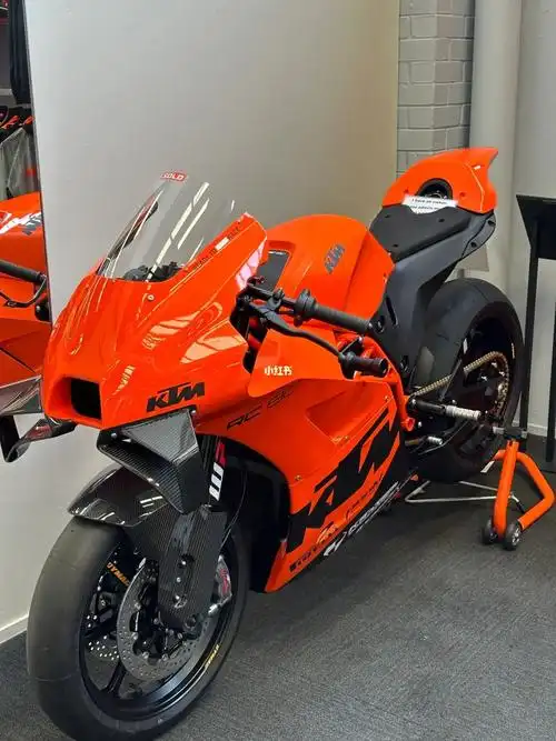 ktmrc8c  #杜卡迪好羡慕骑4w的赛道车啊