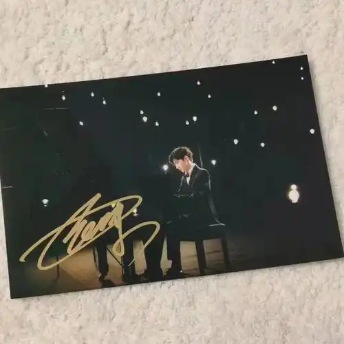 王源最新签名照