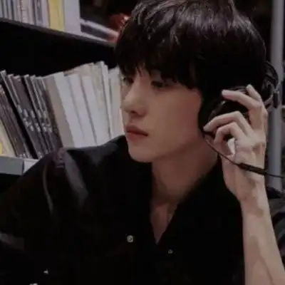 冷漠的男头像冷酷图片真人帅气个性的男生微信头像图片大全