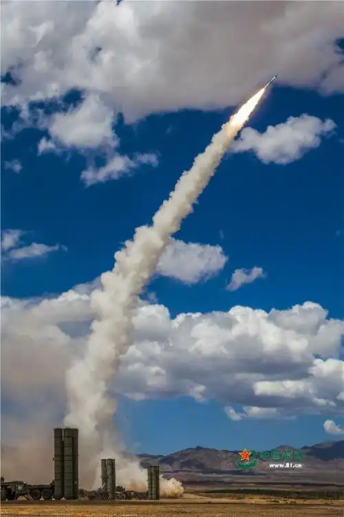 解放军远程地空导弹震撼齐射