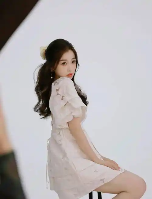 小兰花虞书欣时尚写真:芙蓉出水,天生丽质