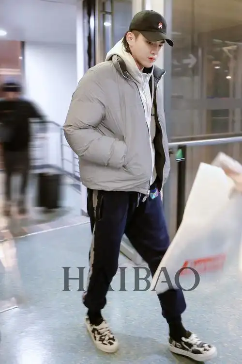 "2018海报街拍instar"候选人吴亦凡的全年街拍合辑:随性舒适,主打美式