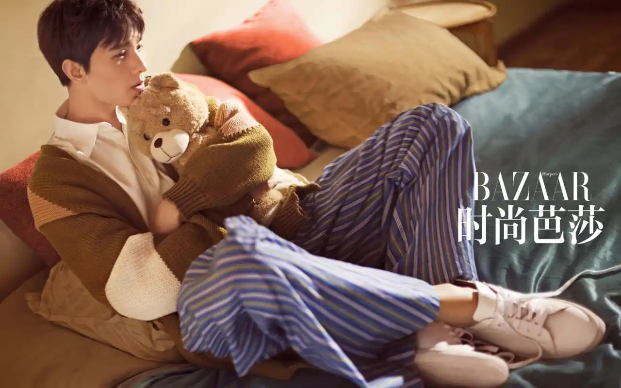 阳光帅哥杨洋时尚杂志艺术写真壁纸