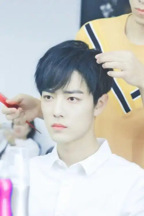 0900 756779 0303#肖战#帅气十足的发带战!