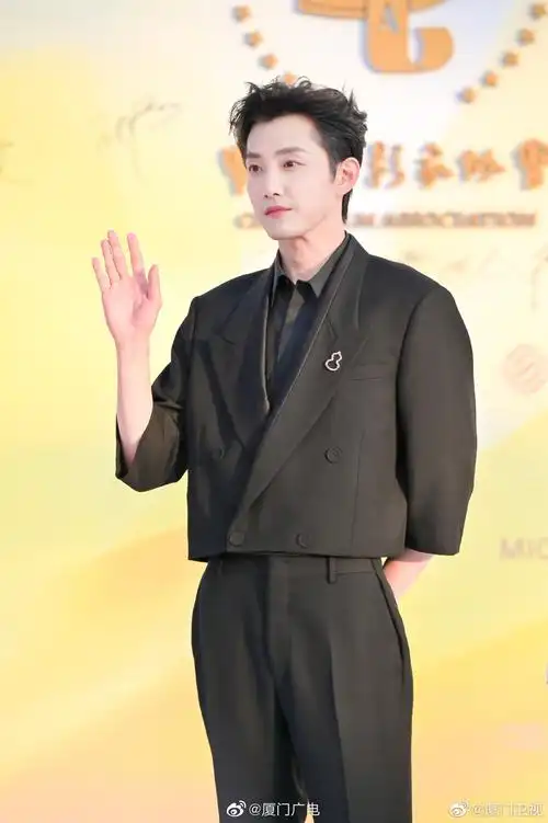 金鸡奖男明星西装look大赏