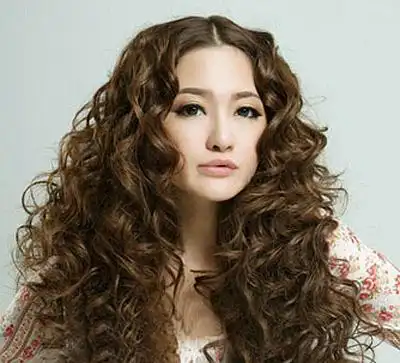 中分长卷发_中分长卷发发型图片_中分长卷发发型_发型师姐