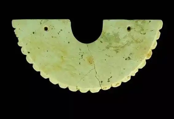 古玉界凌家滩遗址出土的精美玉器