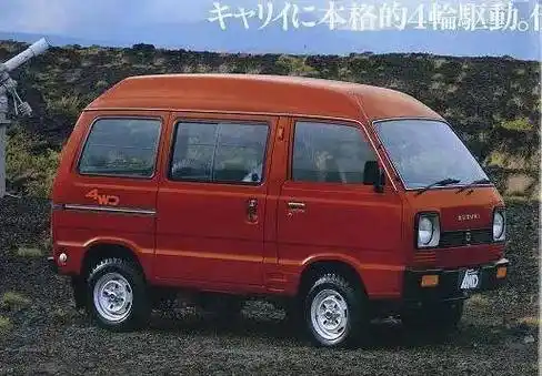 下面是昌河的第一款车型ch110,值得一说的是,国产的第一辆微型面包车