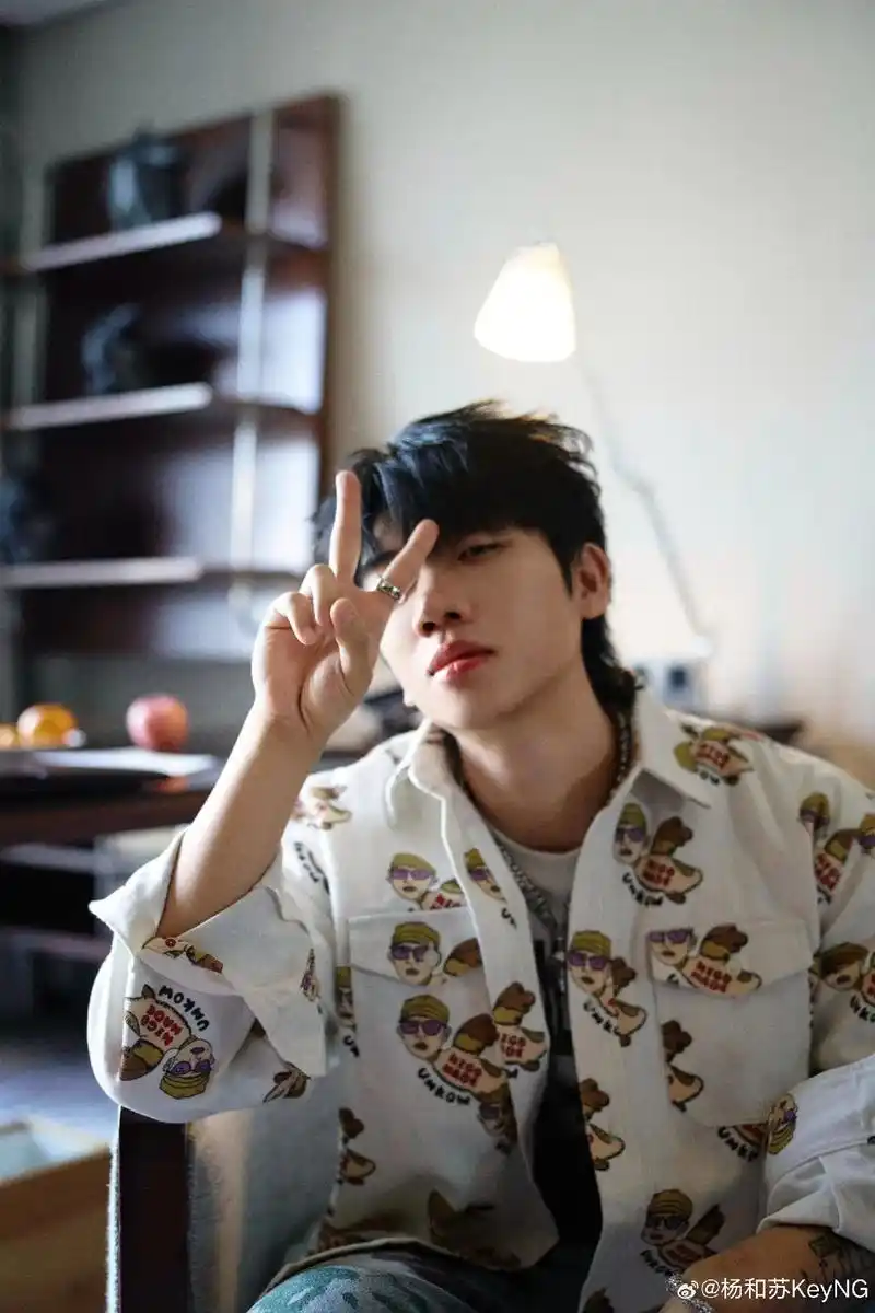 杨和苏 #万妮达 #小精灵real 都是老婆嘿嘿嘿 - 抖音