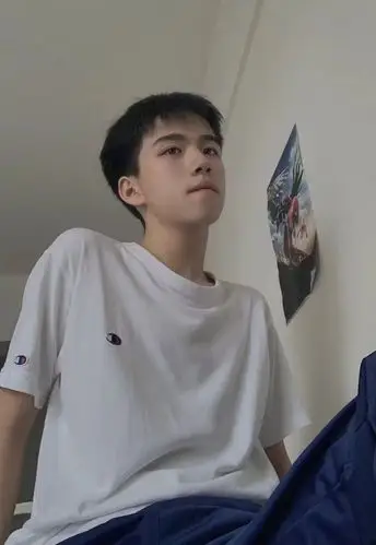 有帅气男生照片吗(不要明星)?