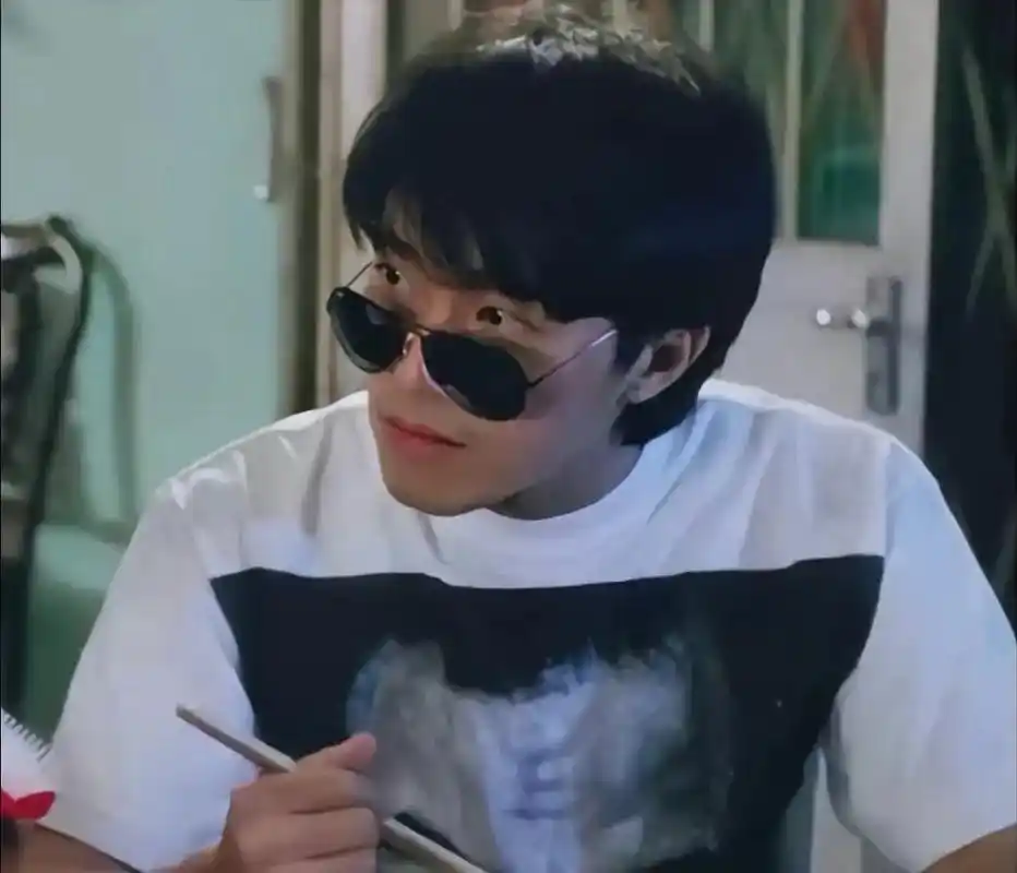 港风 #老照片 #周星驰 一个字,绝.91 - 抖音