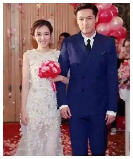胡歌为何选择圈外女人做妻子?聪明 经济人=利益一至_家庭_事业_外界