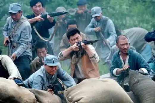 等实力演员领衔主演的抗日传奇大戏《战火连天》正在江苏综艺频道热播