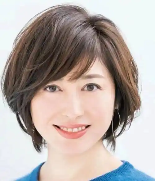 中年女性推荐这5款减龄发型,西式风格,气质温柔,最重要的是脸小_短发