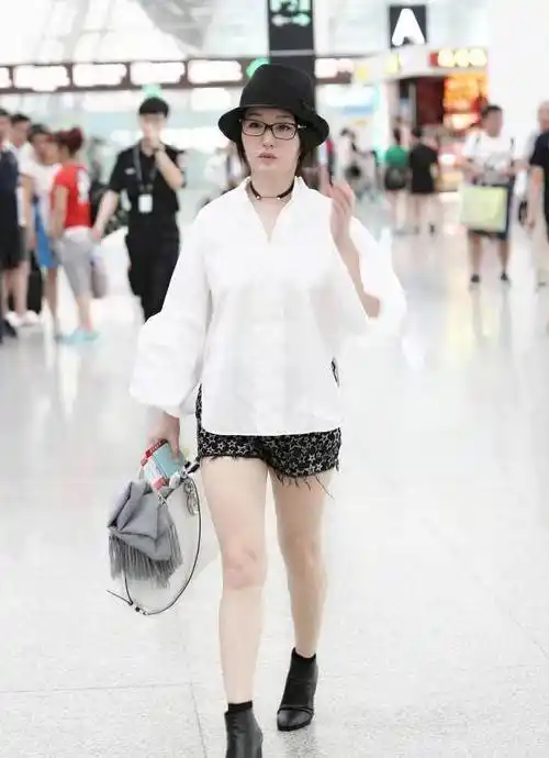 杨钰莹可真会穿!