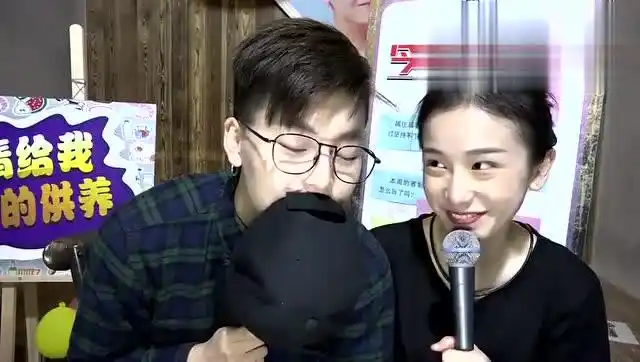 姜梓新一看周晨晞就害羞两人一脸暧昧网友绝配