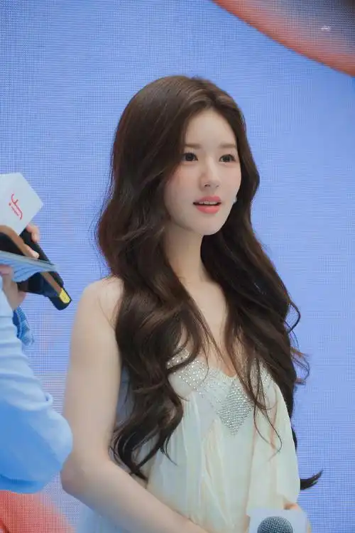 赵露思挂脖高定##站姐神图