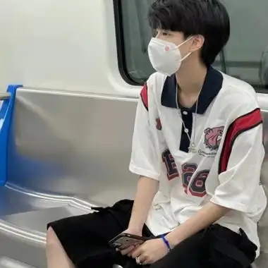 干净阳光白t白色系男生头像