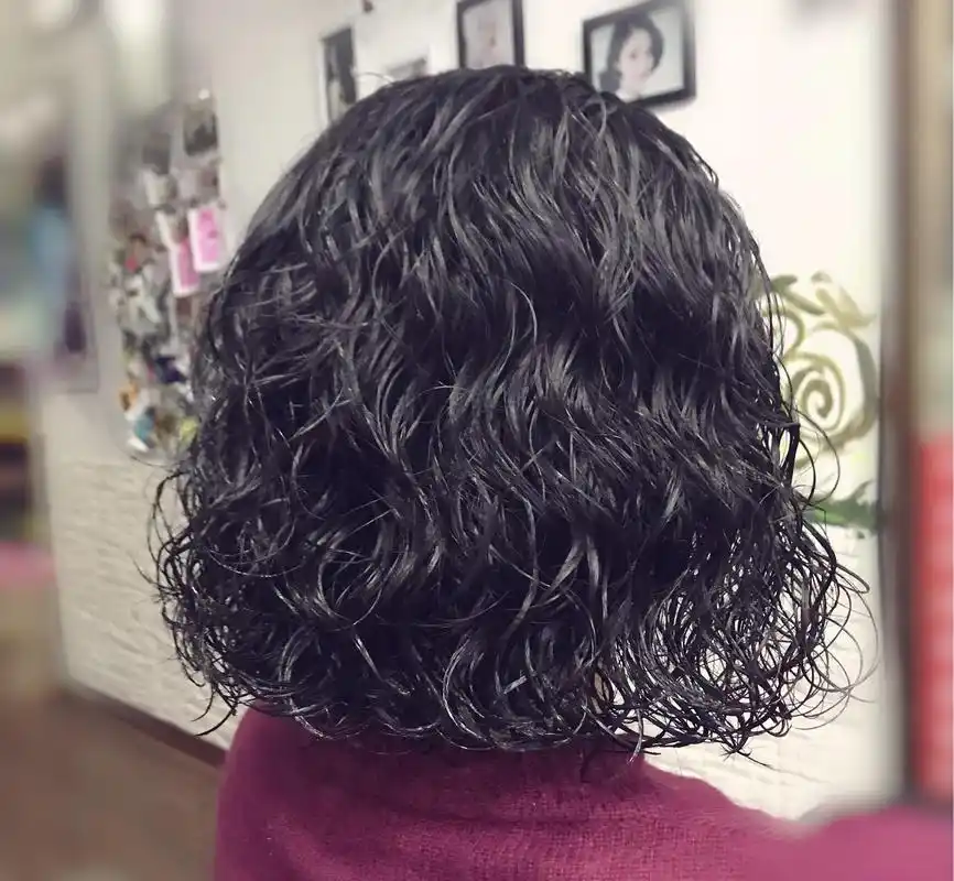 最适合冬天的发型满头烫,时尚又洋气,还可以增加发量