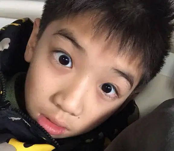 有一个很帅的弟弟是怎样的体验? - 知乎