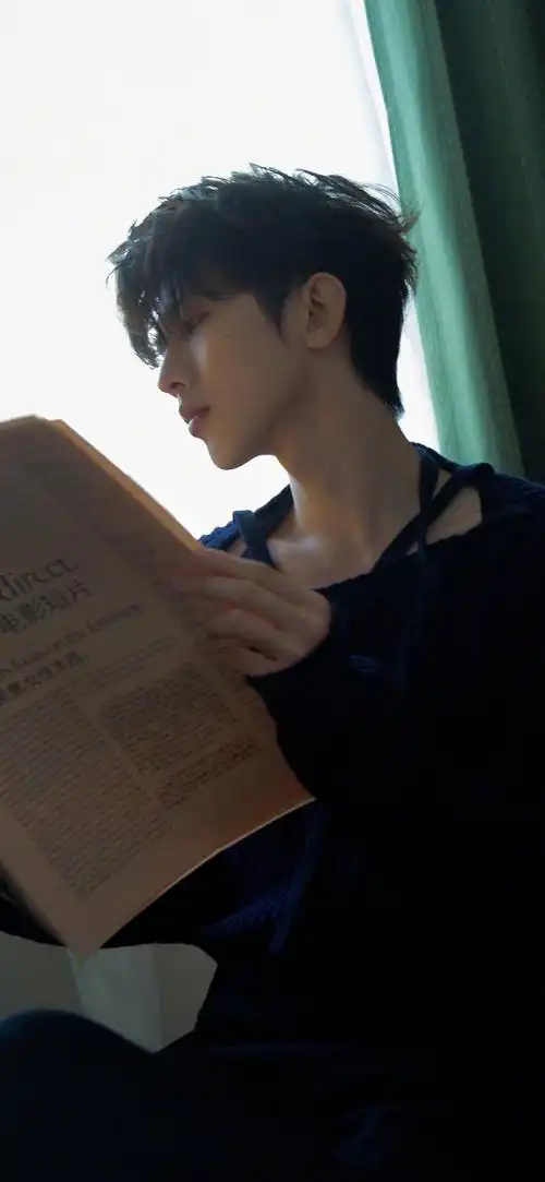 蔡徐坤全面屏超清壁纸