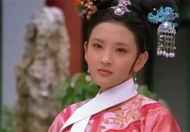 祺嫔(祺嫔雨中奔跑)