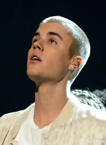 贾斯丁比伯终于剪头发了, 这次直接剃成毛寸发型, 颜值却回不去了