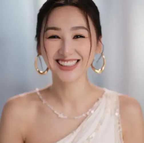 "没有男人不行吗"?"红气"可养不出她