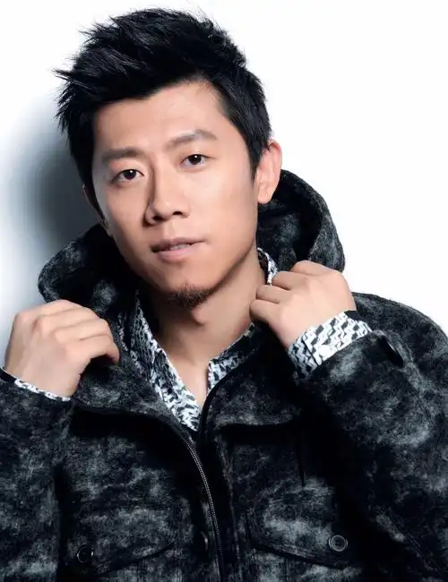 回顾夏雨结婚不邀请父亲婚后与母亲明算账妻子袁泉感到心疼