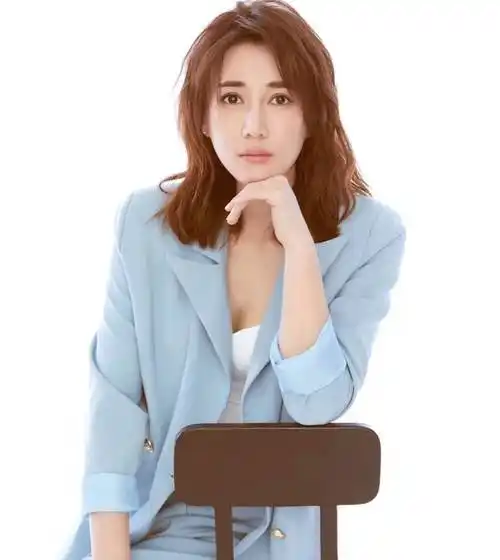 沙宝亮老婆曝光,新剧给黄渤作配,35岁颜值一流,演技不输女主_戴笑盈