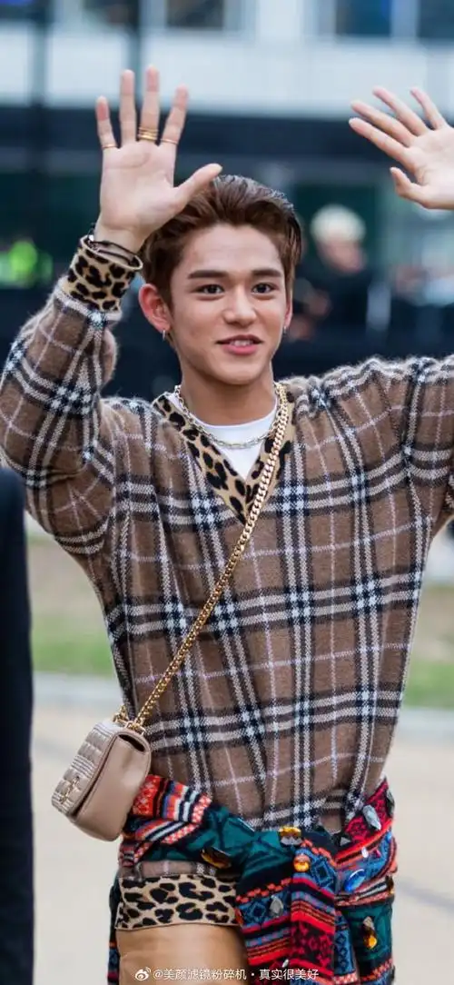 黄旭熙怎么又出道了