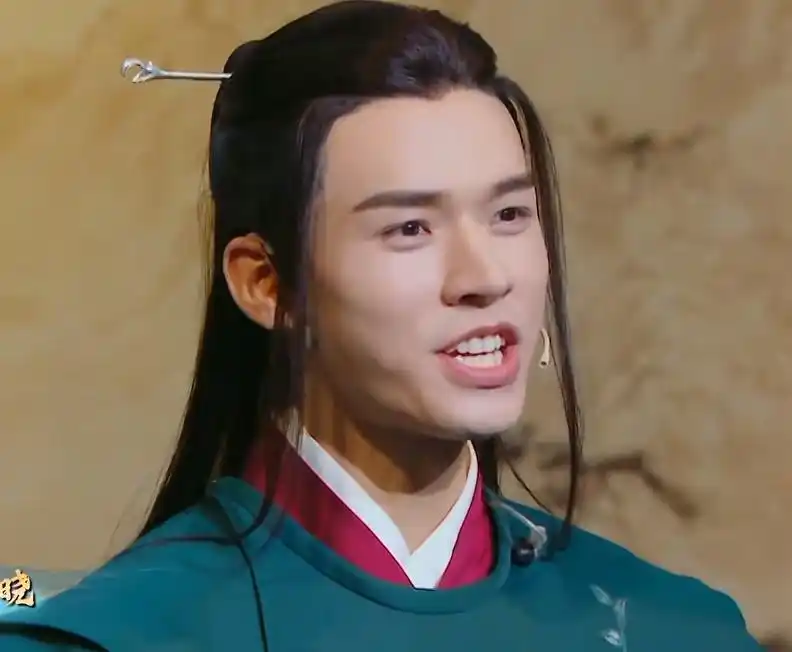 剧本会越来越多,崭露头角的机会越来越多,《山河令》只是刚刚开始罢了