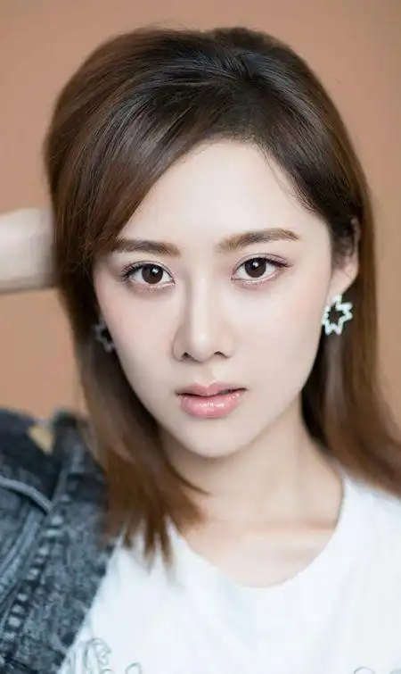 时尚靓丽曹曦月图集_高清图集_新浪网