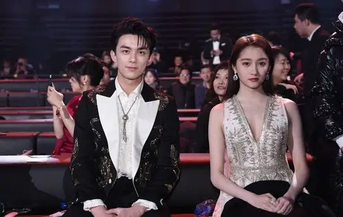 图解"微博之夜"台下难得一见的同框 关晓彤吴磊零交流