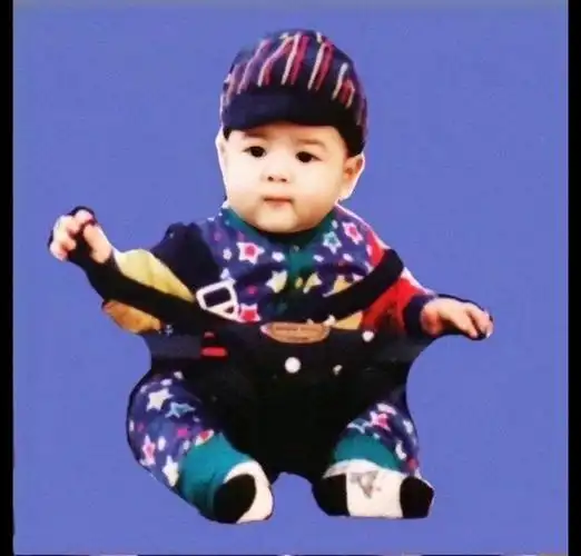 王嘉尔部分童年照无敌小可爱
