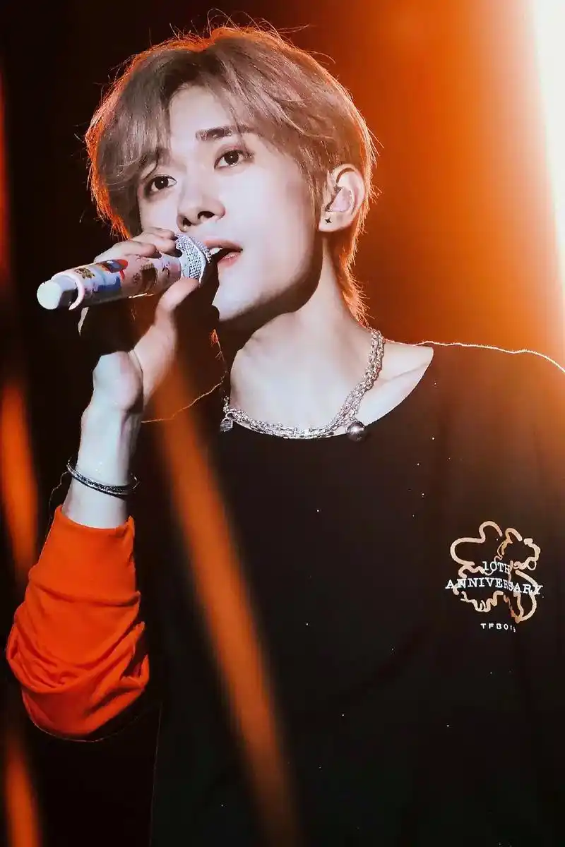 千玺10周年快乐.10年过去了  你 - 抖音