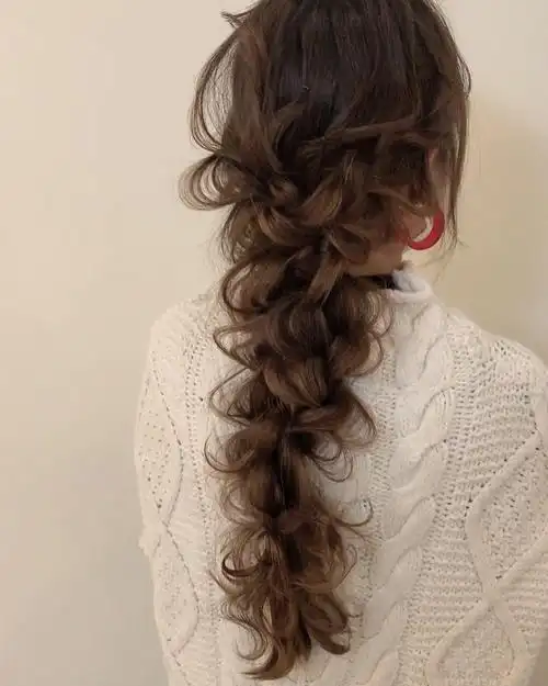 10款初夏的编扎造型,简约的时尚编发让你更出彩|发卡|造型|发型_新浪