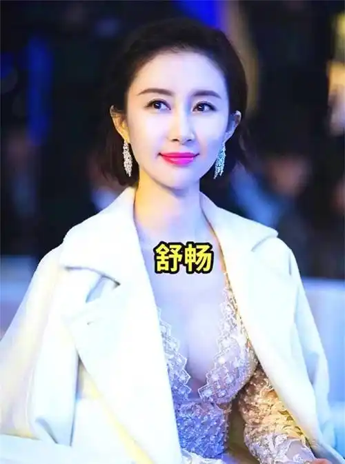 原创演员舒畅2022夏季31张穿搭多款式写真相片1张5岁时参演相片