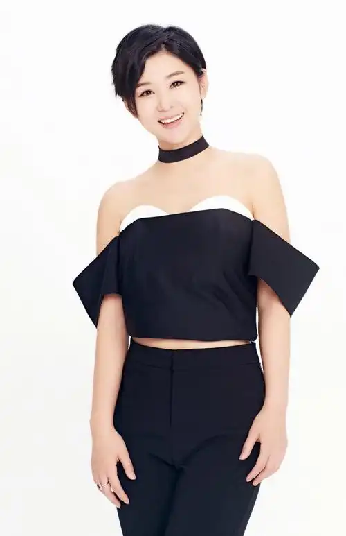 李小萌演员的诞生 她在话剧的舞台上收获了鲜花掌声和肯定 - 品度娱乐