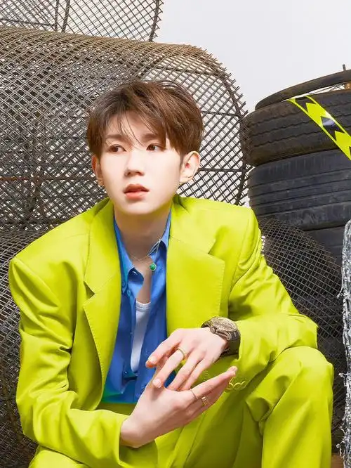 王源  21岁的小源"愿你如星火般灿烂,如星辰般耀眼"98