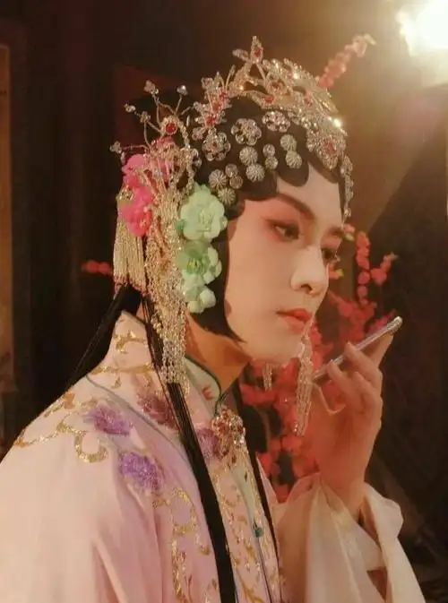 陈晓女装神似张国荣孙俪感慨他当男人太亏了