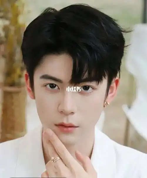 微分纹理男生韩系三七分发型修颜又有型韩式三七分气垫纹理烫清爽有型