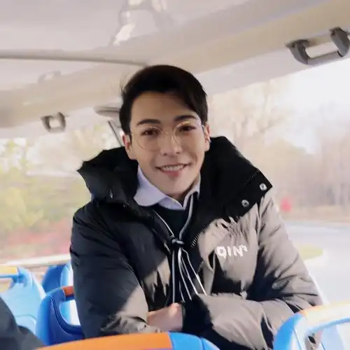 2018年12月15日 23:15   关注  卜凡 头像 背景 评论 收藏