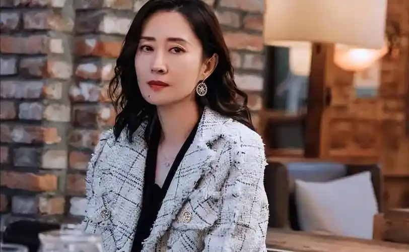 刘敏涛:被前夫伤透了心,37岁做单亲妈妈,"中年叛逆"也幸福_工作_父母