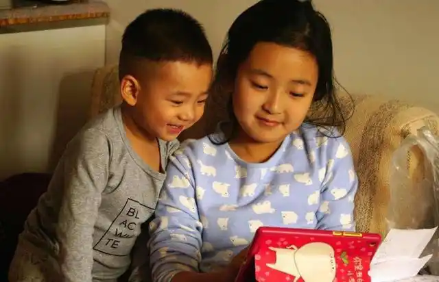 贾玲亲姐为供她放弃上大学贾玲红了后买房买车回报姐姐