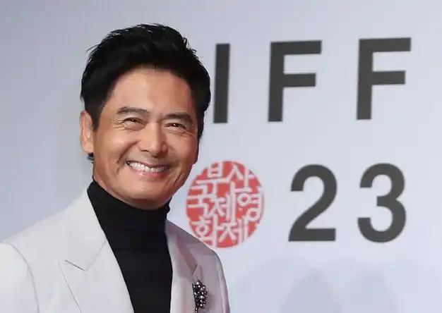 周润发迷惑发言大败好感,港媒落井下石扒其黑料,当事人发声力挺